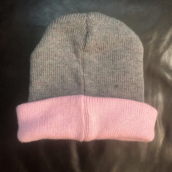 🔥SOLD🔥🐾Girls Adorable Sequin Pug Knit Hat🐾 - Picture 3 of 4